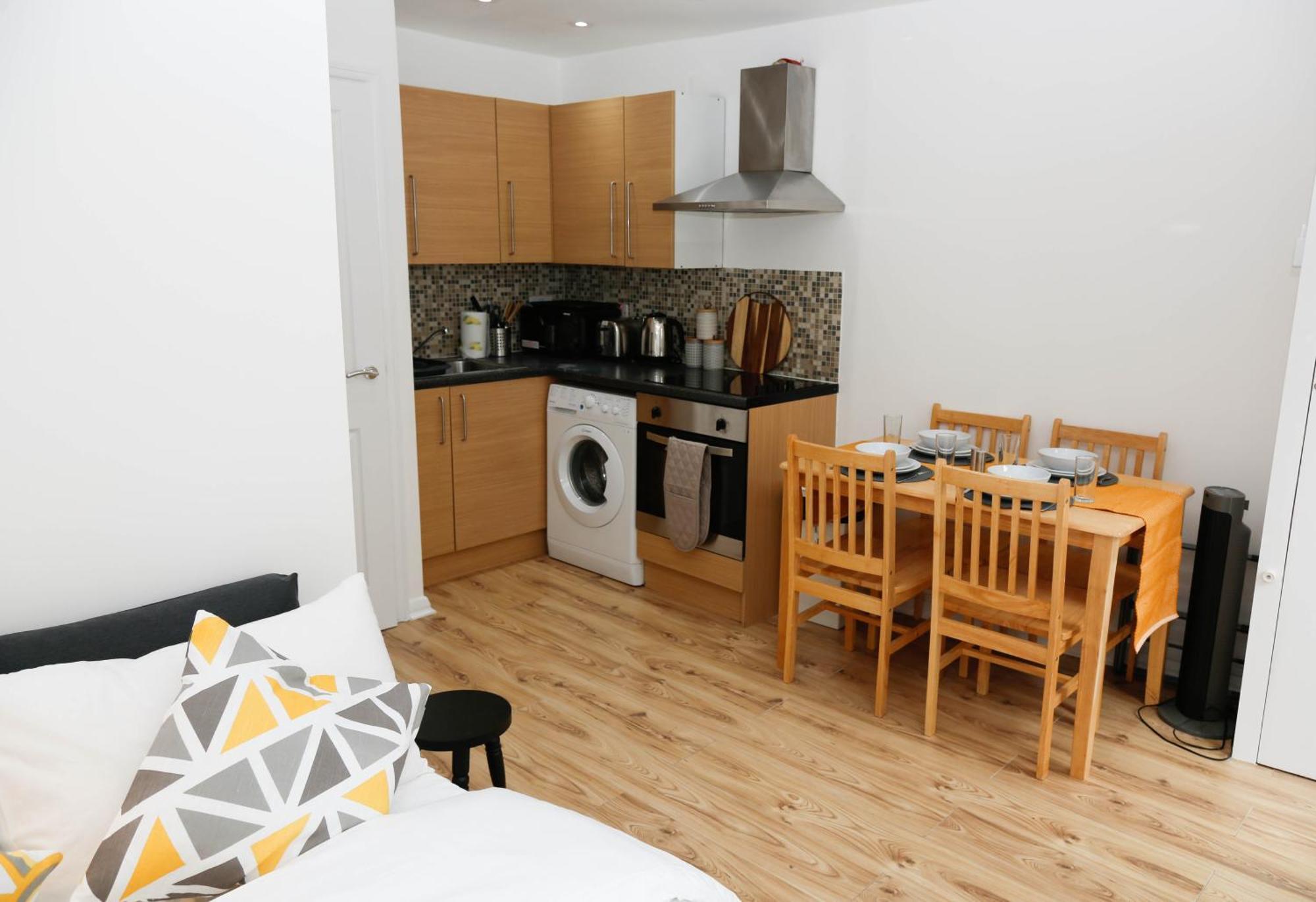 New Luxury Apartments In Central London Next To Shops, Cafes, Bars & Metro Экстерьер фото