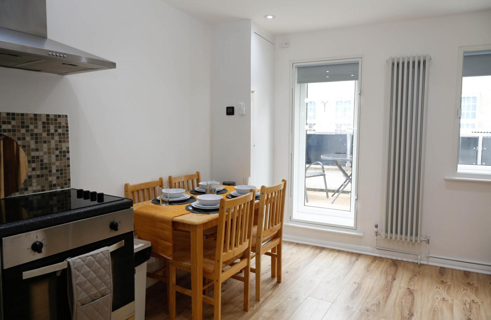 New Luxury Apartments In Central London Next To Shops, Cafes, Bars & Metro Экстерьер фото