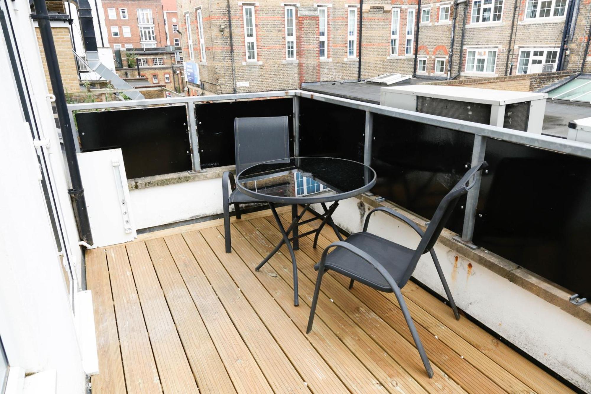 New Luxury Apartments In Central London Next To Shops, Cafes, Bars & Metro Экстерьер фото