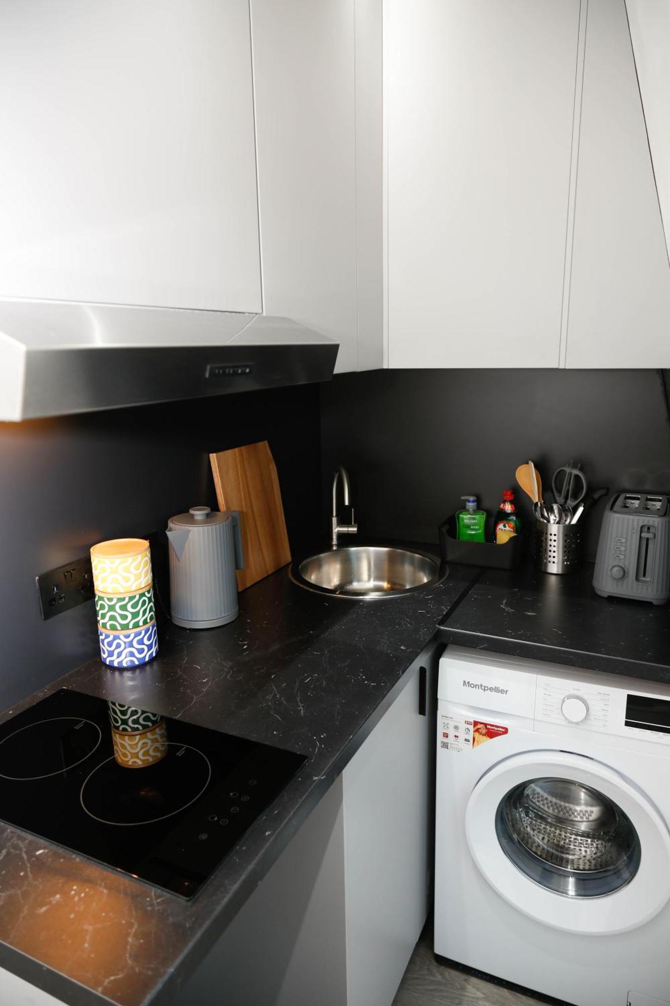 New Luxury Apartments In Central London Next To Shops, Cafes, Bars & Metro Экстерьер фото