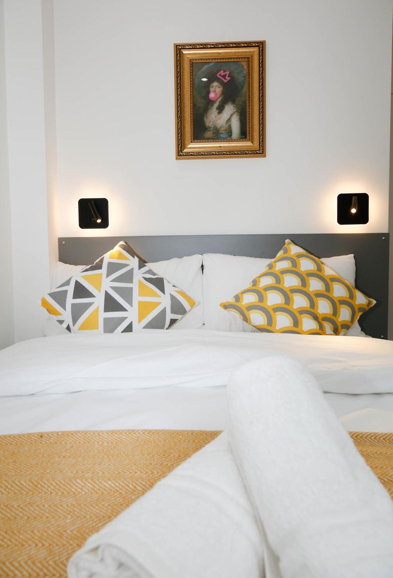 New Luxury Apartments In Central London Next To Shops, Cafes, Bars & Metro Экстерьер фото