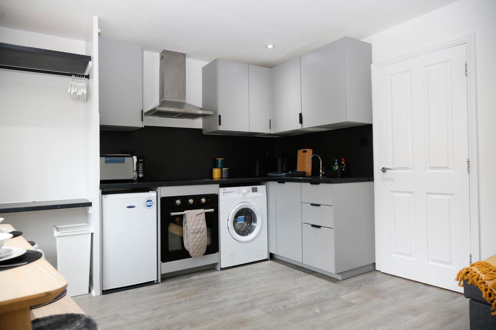 New Luxury Apartments In Central London Next To Shops, Cafes, Bars & Metro Экстерьер фото