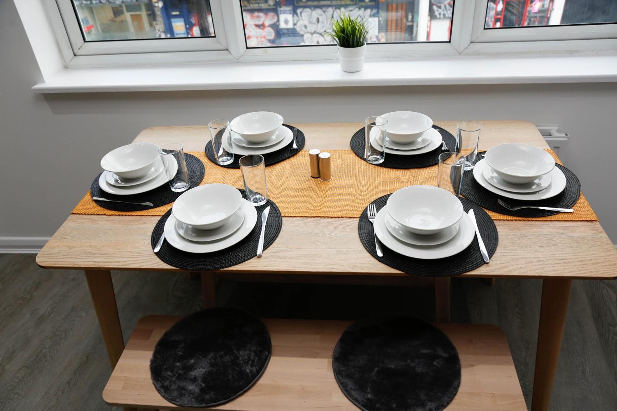 New Luxury Apartments In Central London Next To Shops, Cafes, Bars & Metro Экстерьер фото