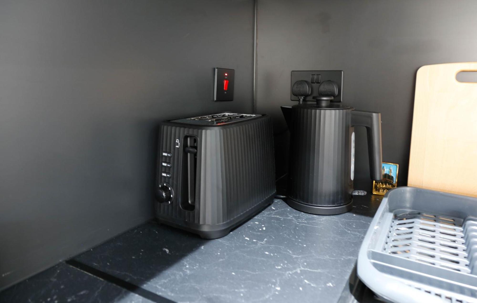 New Luxury Apartments In Central London Next To Shops, Cafes, Bars & Metro Экстерьер фото