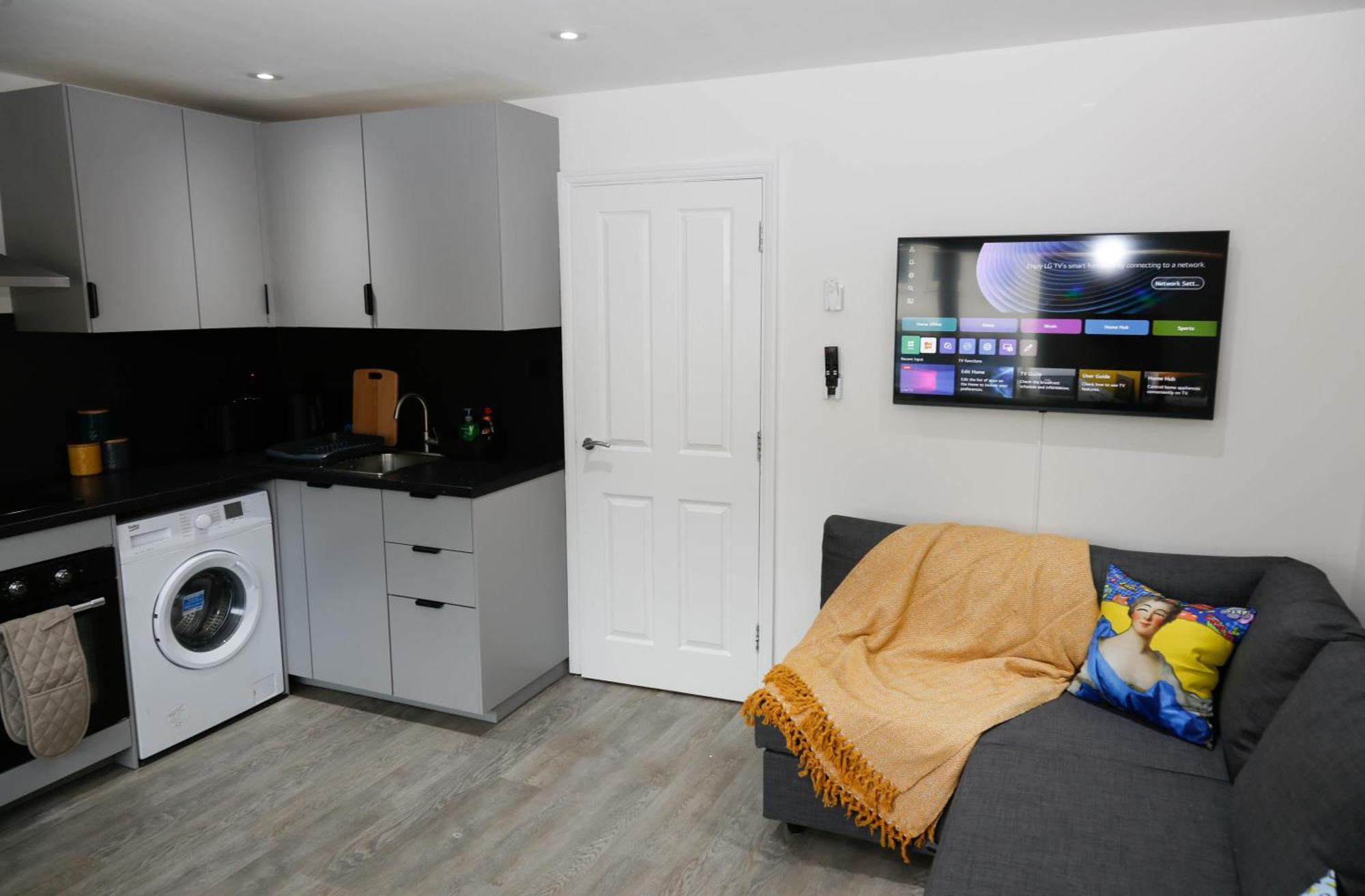 New Luxury Apartments In Central London Next To Shops, Cafes, Bars & Metro Экстерьер фото